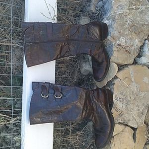 Womans leather boots size 8M